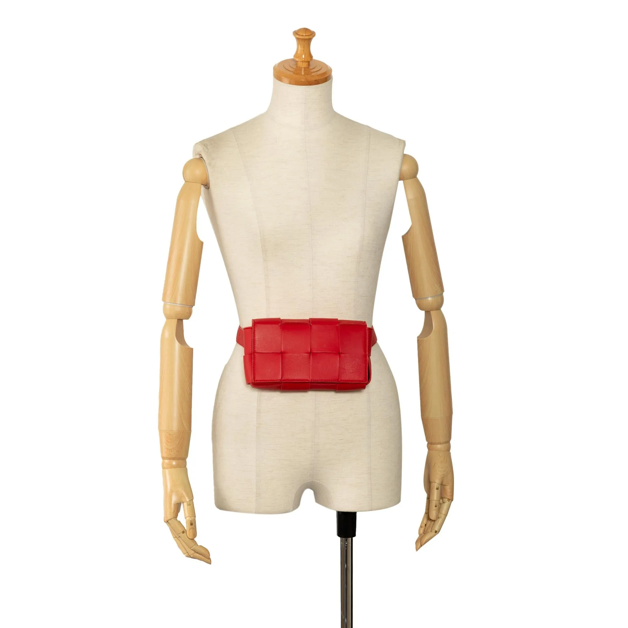 Bottega Veneta Calfskin Intrecciato Cassette Belt Bag (SHG-GmtFpe)