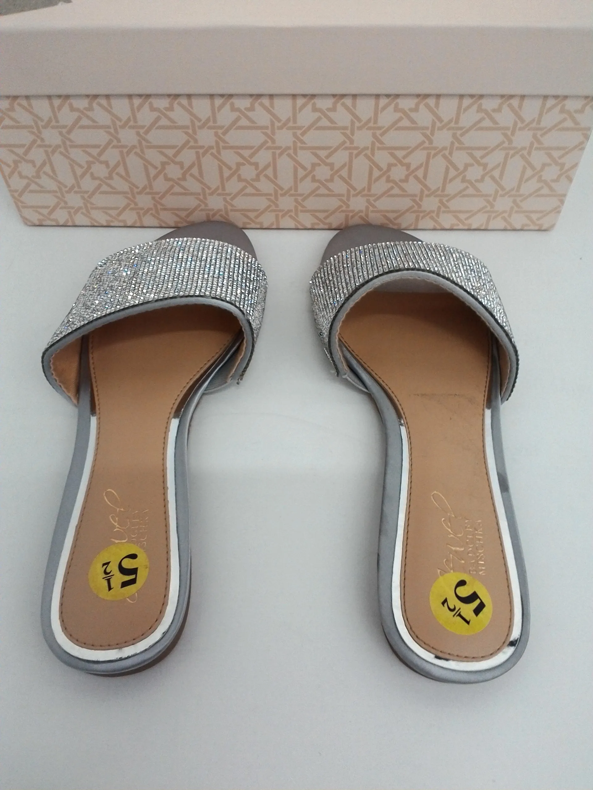 Jewel Badgley Mischka Khaleesi Crystal Slide Sandal Size 5.5 New in original box