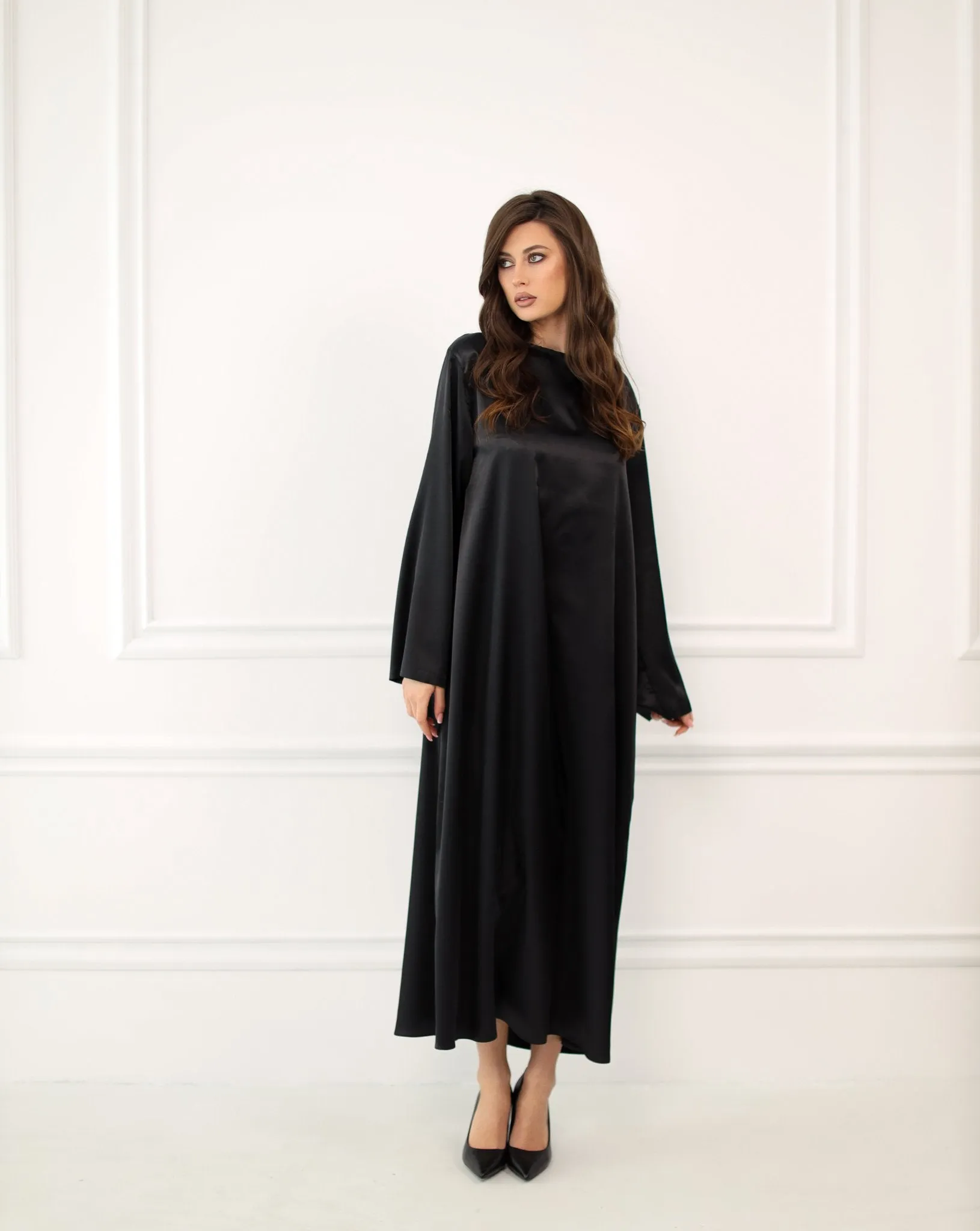 Lulu Closed Lace Abaya With Slip Dress