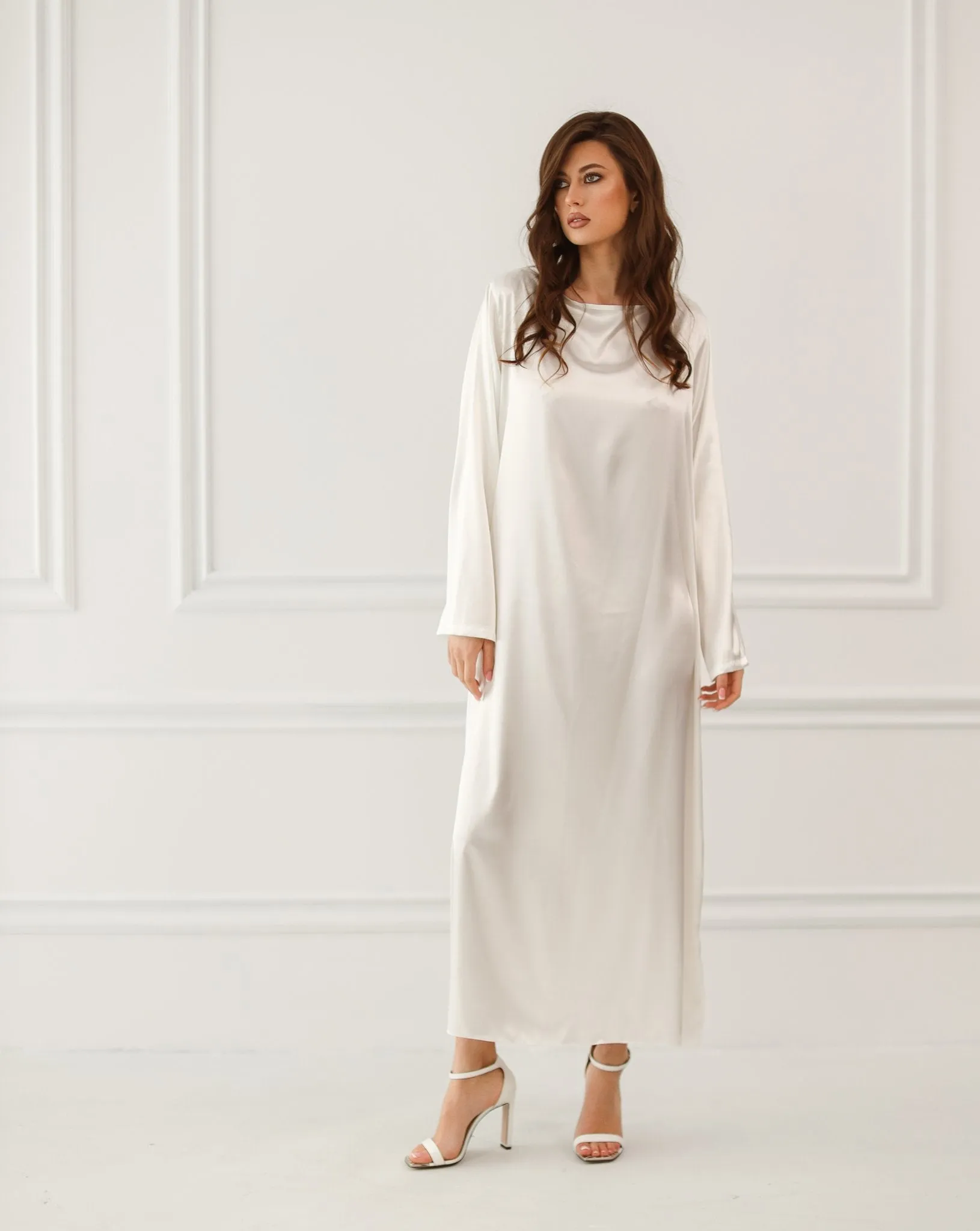 Lulu Closed Lace Abaya With Slip Dress