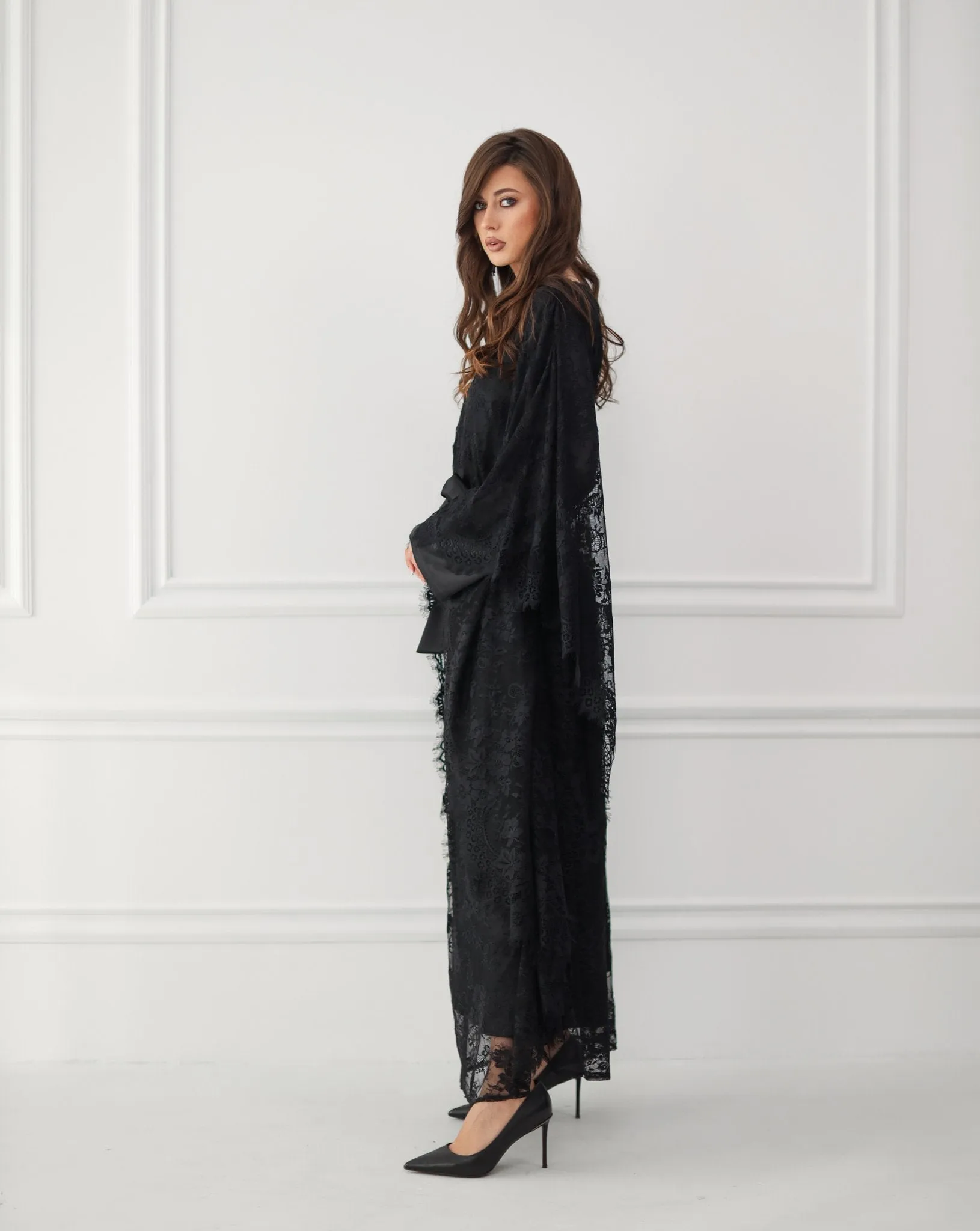 Lulu Closed Lace Abaya With Slip Dress