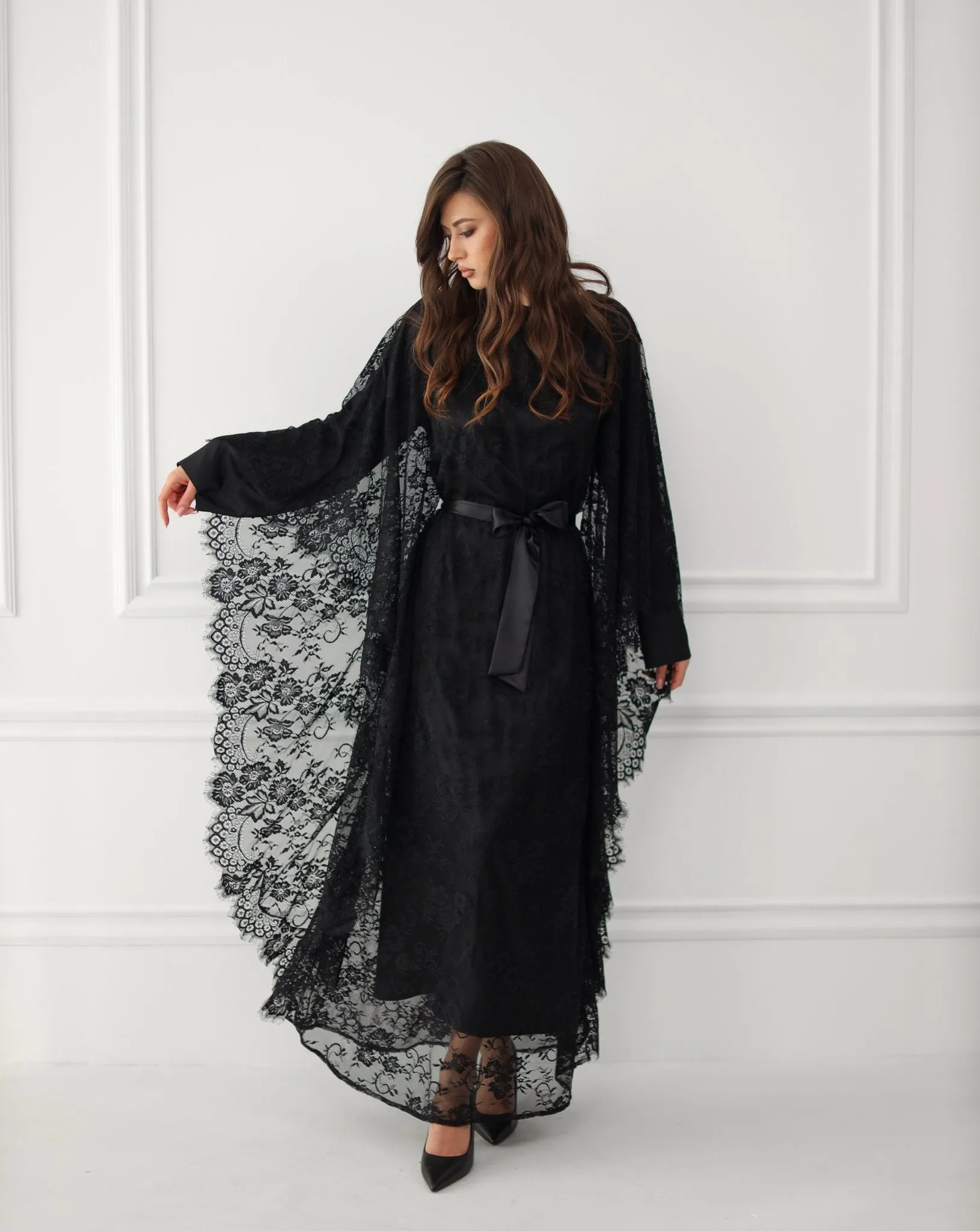 Lulu Closed Lace Abaya With Slip Dress