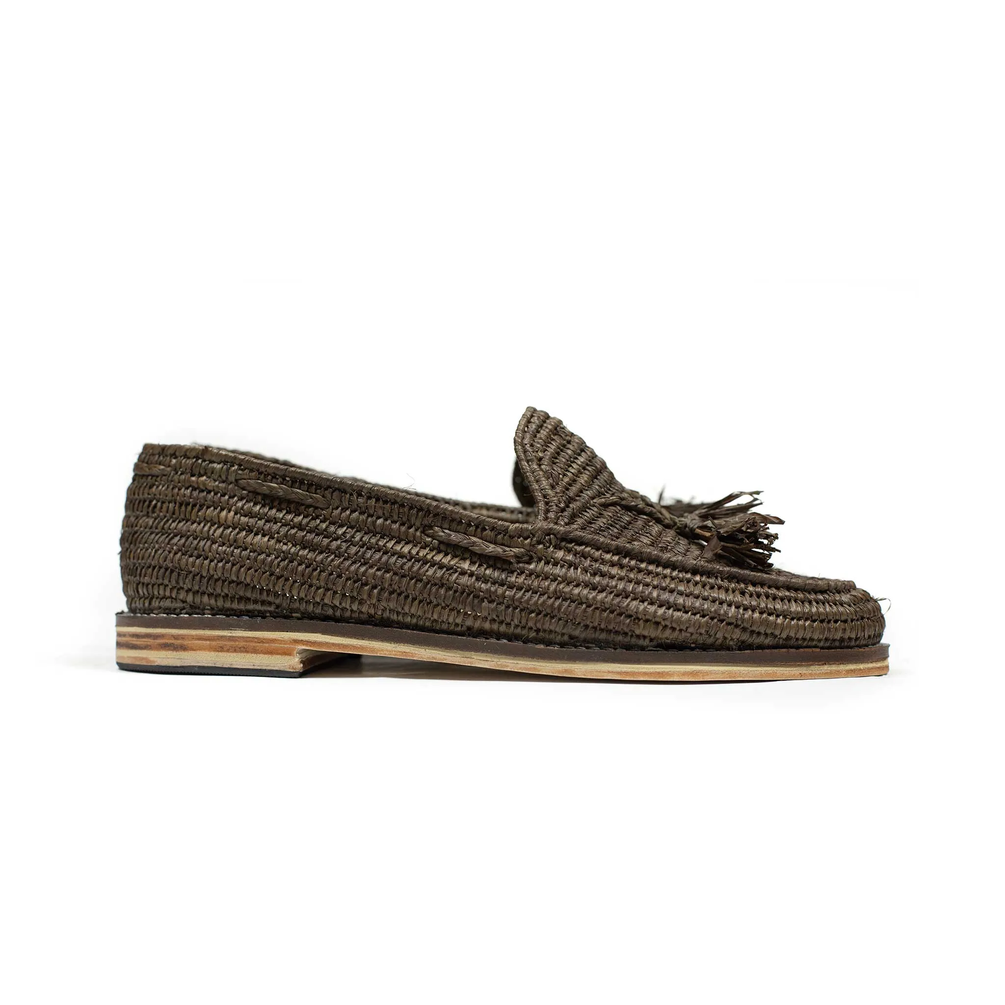 x El Karti: handmade Moroccan raffia tassel loafers, brown